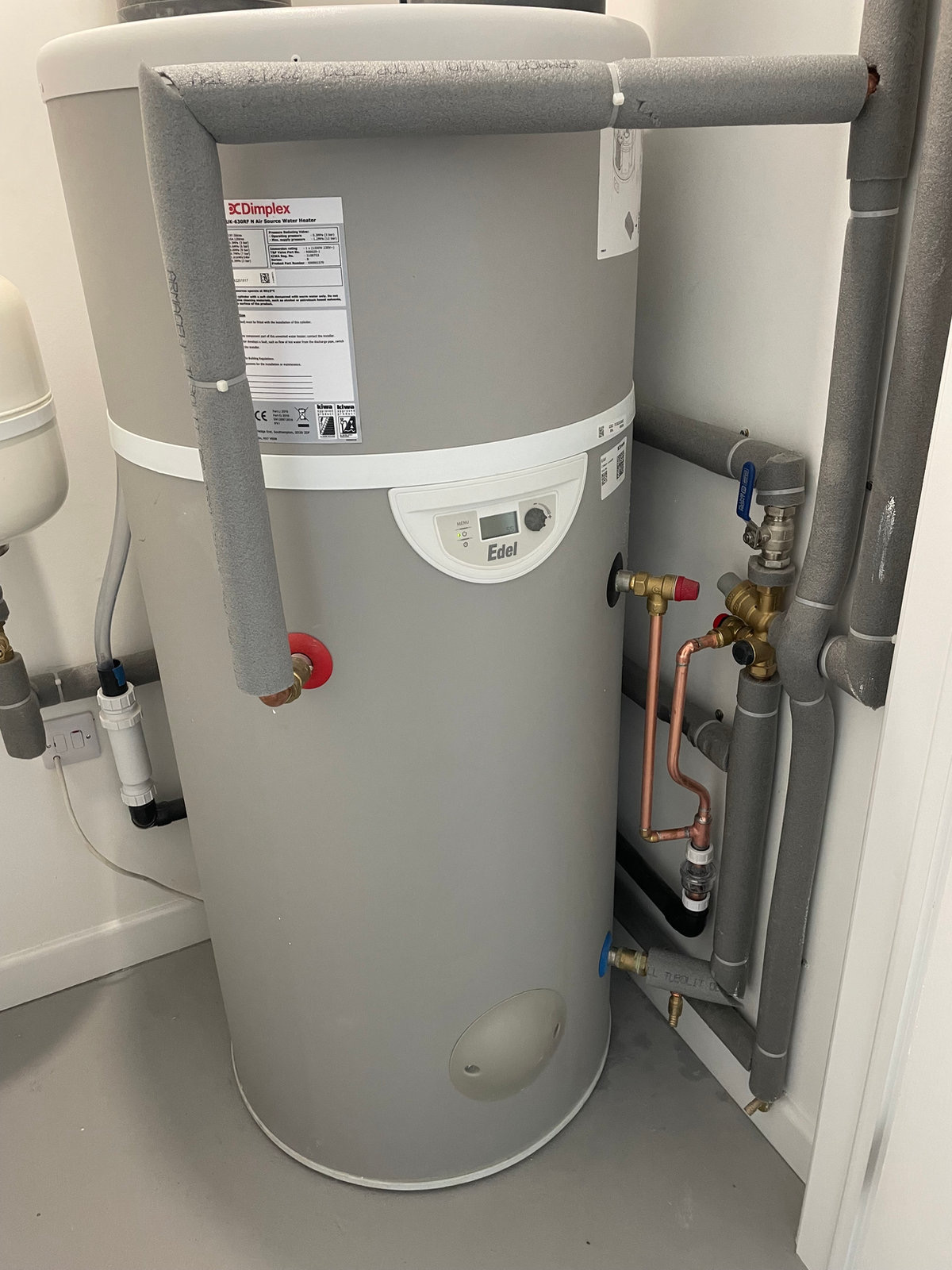 Unvented hot water cylinder installation